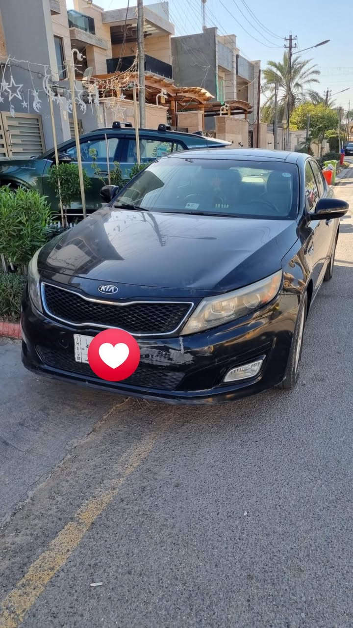 السلام عليكم
كيا  اوبتما وارد امريكي 2015 EX 
السيارة ماشية  ٩٤ الف ميل ضربتهةبالصندوك وايرباك طاك + صبغ باب خلفي عكس سايق 
السياره محركها وكيرها تمام وحداديه الصدر جديده 

مواصفات :
‏ EX المعروفة
/ محرك 2000 توربو 
/ بانوراما طكتين 
/ كامره خلفيه
/ نظام ترحيب كامل مري جانبية وكشن السائق متحرك 
/ كشنات جلد
/ تدفه تبريد كل الكشنات اماميه والخلفيه تدفئه فقط
/ تحكمات الكشنات الاماميه كهربائي وخزن 2 وضعيات
/ شاشة كبيرة 
/ تحكمات ستيرن فول كامله
/ تبريد قطعتين منفصل
حساسات بالاطارات  
تدفئة بالستيرن ومانع انزلاق وتثبيت سرعه
  
السعر ٩٥ $ وبيهة مجال 
للتواصل : ***********
مكان السيارة بغداد. حي الجامعه
