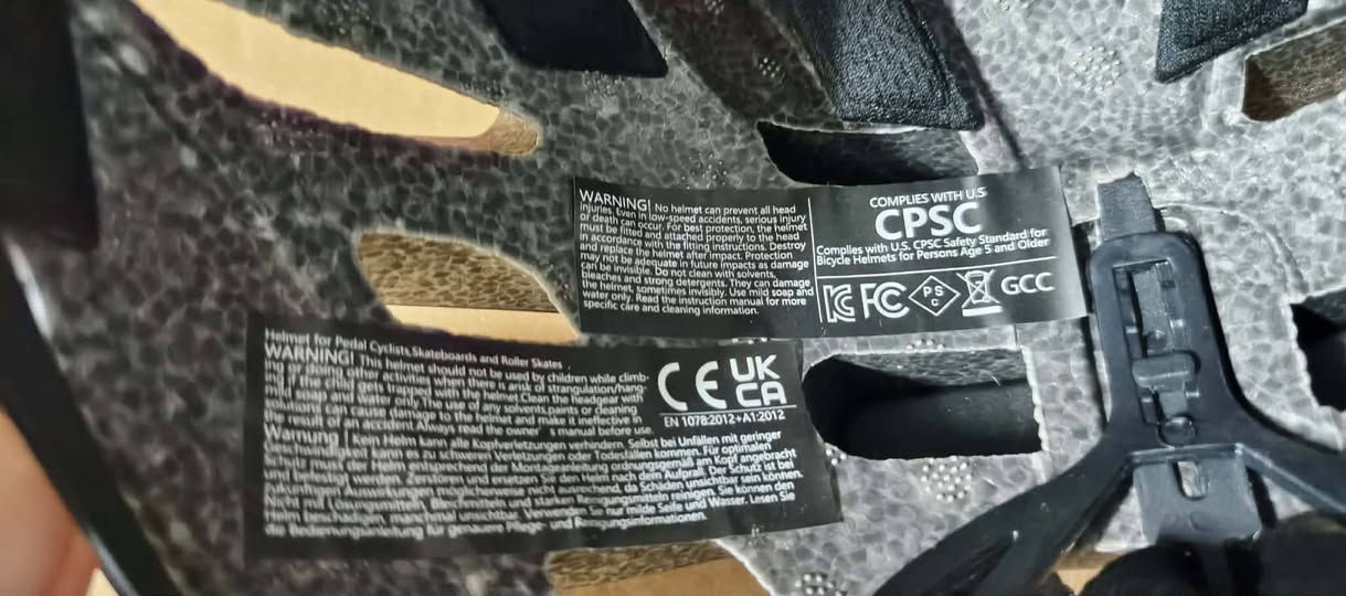 خوذه بهذا الشكل سعرها 25 توصيل مجاني وزنها كلش خفيف بيها ضوء احمر بالخلف


**إذا كنت صاحب هذا الإعلان وتريد حذفه لأي سبب، رجاءا أرسل رسالة إلى الدعم الفني**