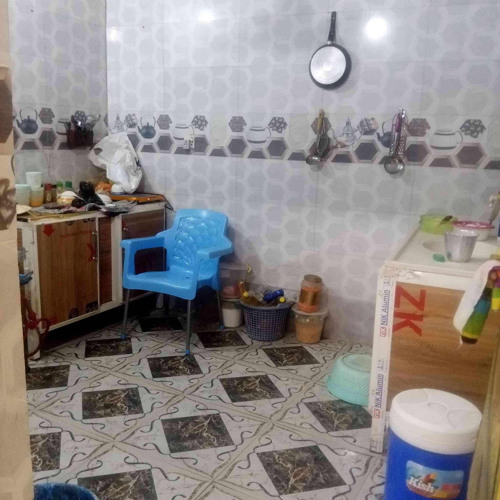 السلام عليكم بيت تجاوز للبيع مساحة 100 متر
موقعه بالمدينة بعيد عن المشاريع يعني ما داخل بمشاريع الدولة الي يشيلوهم 

سعره ب6 ملايين وبي مجال
للتواصل على الرقم
***********
