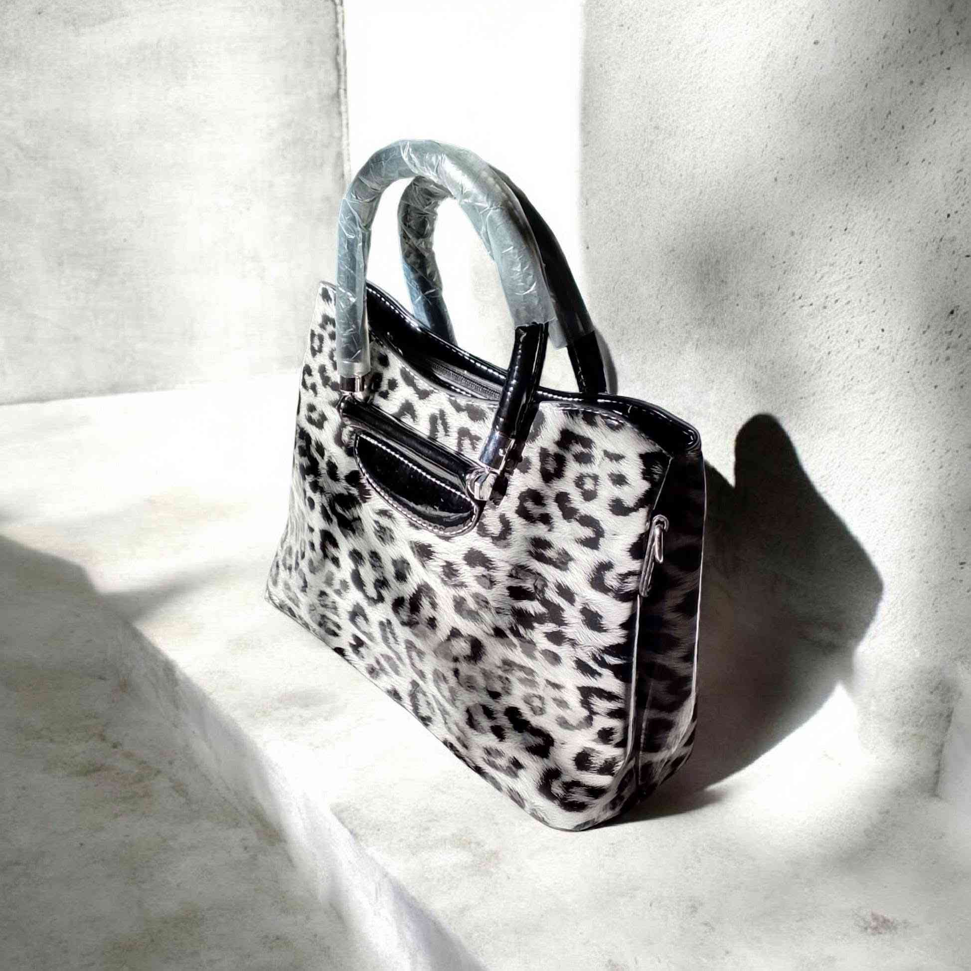 حقيبة كبيرة وكوالتي عالي بـ 9  فقط
للحجز خاص


**إذا كنت صاحب هذا الإعلان وتريد حذفه لأي سبب، رجاءا أرسل رسالة إلى الدعم الفني**