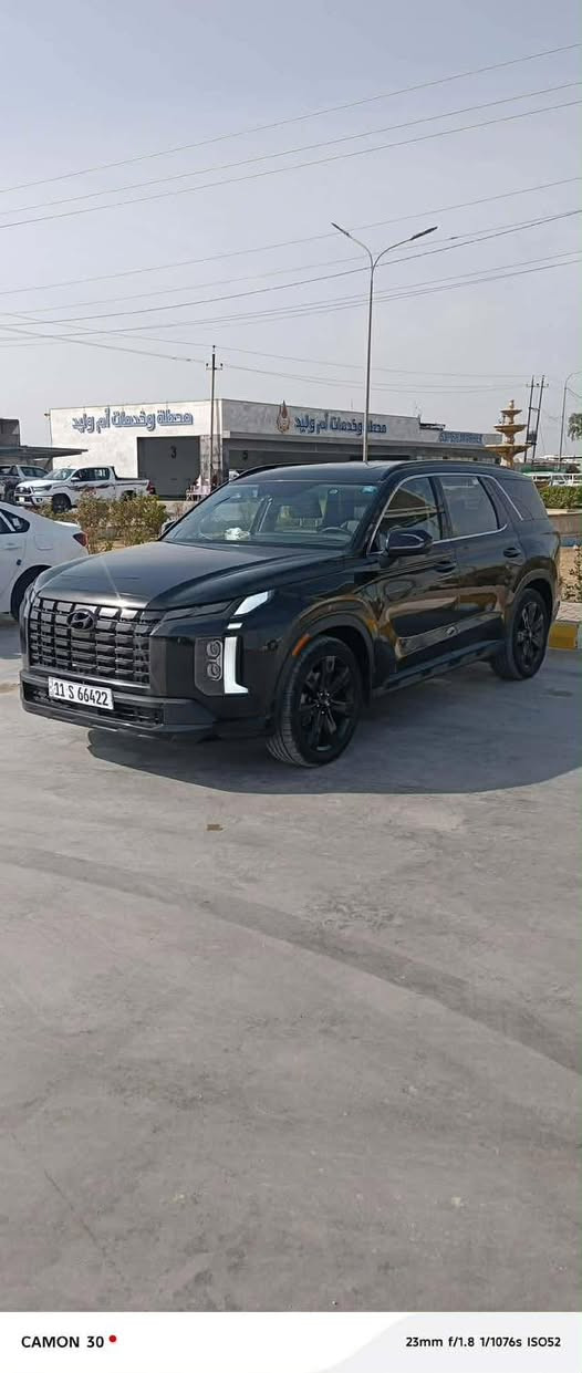 للبيع بلسايد ٢٠٢٣ XRT معروفة مواصفاتهة  رقم بغداد بأسمي ترقيم جديد ماشية ٣٢ حادثها باب خلف السايق وسونارهة وصور الحادث منشورة جديدة ونضيفة مابيها اي عطل للاستفسار ***********
