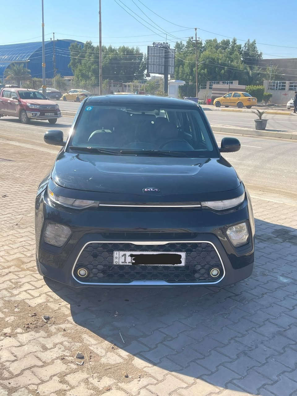 السلام عليكم 
كيا صول
موديل 2021 وار امريكي حادثها فقط جاملغ وبنيد صور الحادث موجوده وصور السونار هم مرفوقه رقم بغداد السيارة جديده حيل السعر 125 وبيها مجال بسيط 
للاستفسار الاتصال على رقم *********** غير متواجد على النت
