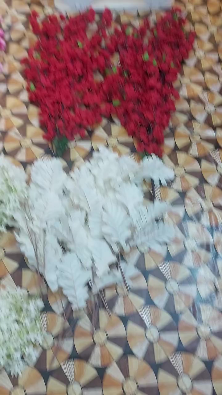 للبيع ورد كوشات الاعراس مكاني بغداد العبيدي  ***********
