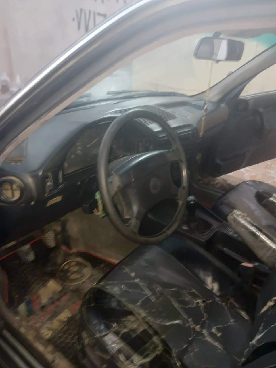 السلام عليكم للبيع بي ام 520 موديل 91 كير شرط مكينه اثر نفخ مكينه كبس بدون صبغ تايات جديد باتري جديد رقم انبار اخضر شرط  بدن ضرب السعر 32 وبي مجال ***********
