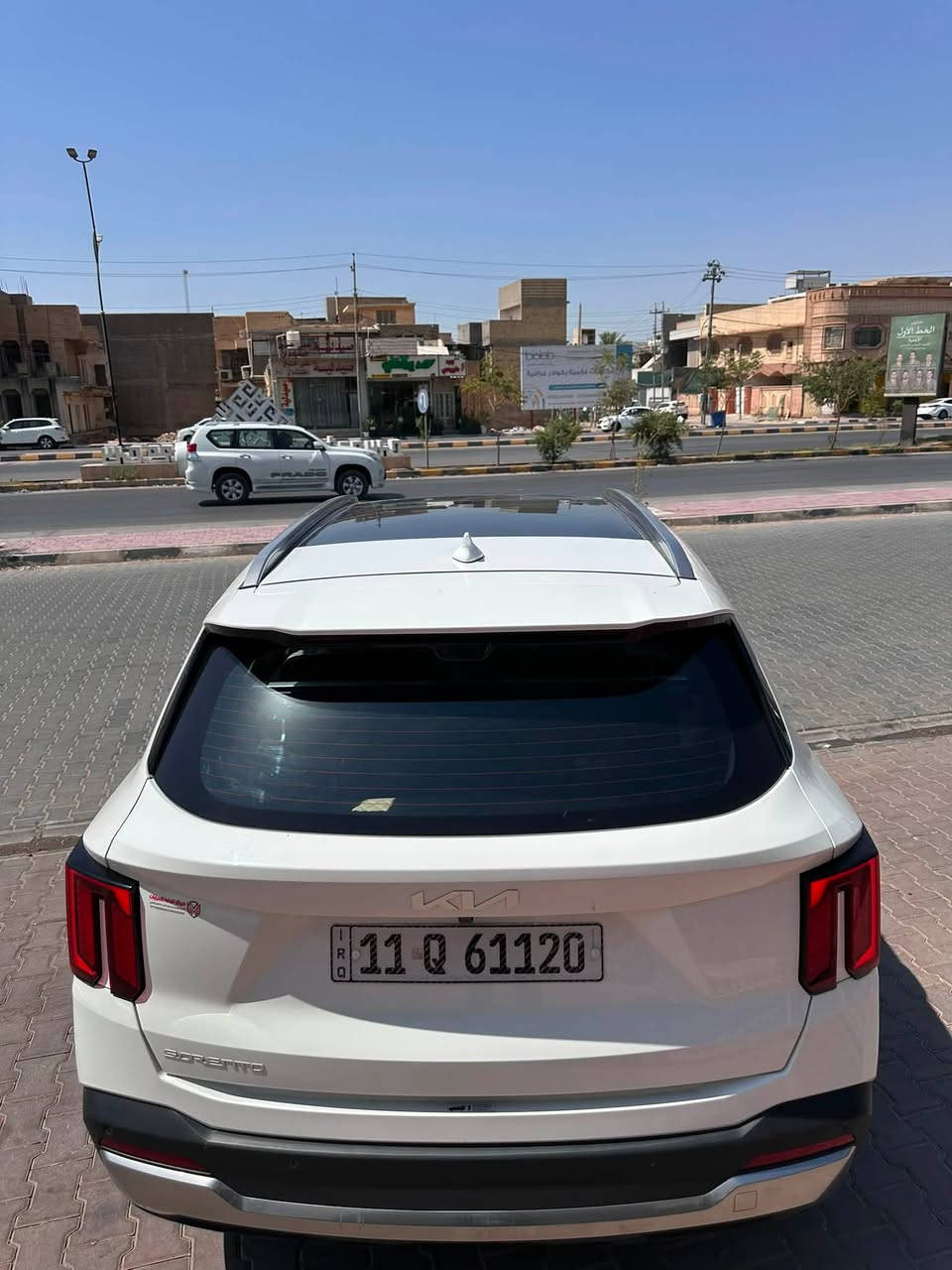 كيا سورينتو 2025
ويل ٢٠
✅ محرك 3.5 لتر V6
✅ قوة 272 حصان
✅ عزم 331 نيوتن متر
✅ قير أوتوماتيك 8 سرعات
✅ 7 مقاعد (3 صفوف)
✅ شاشة عدادات رقمية وشاشة ترفيه كبيرة
✅ Apple CarPlay و Android Auto
✅ كاميرا خلفية وحساسات أمامية وخلفية(دبل كامره)
✅ إضاءة LED أمامية وخلفية
✅ فتحة سقف 
السياره على وضع الشركه
ماشيه ٢٠الف
مكفوله كفاله عامه
مكان السياره نجف
***********

