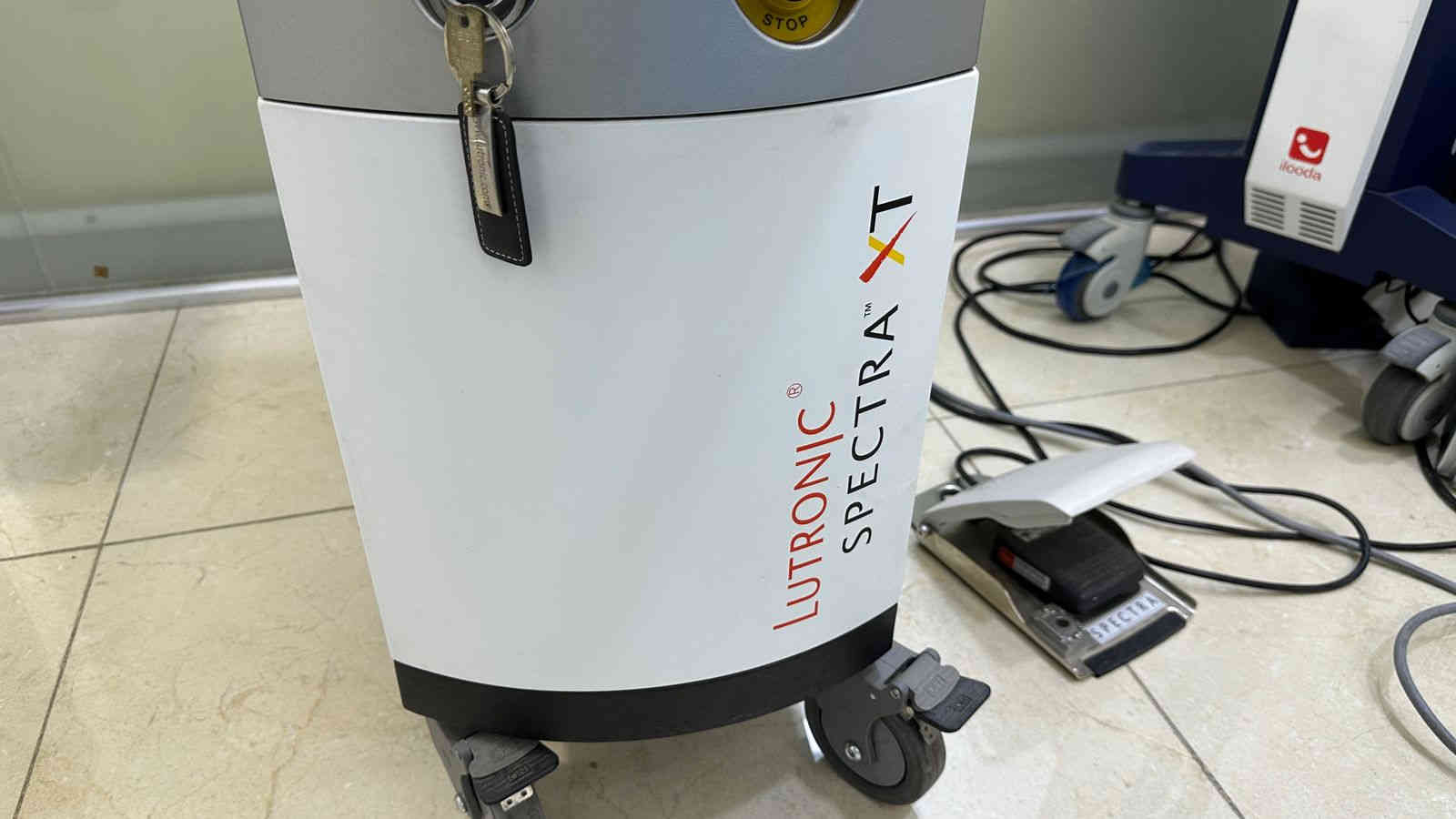 السلام عليكم

اجهزة تجميل وليزر للبيع

1- CANDELA GENTLELASE PRO U

كانديلا جنتل ماكس برو

امريكي اصلي مشتريه من شركة ابلال 

مشتغل 2.8 مليون شوت مبدل لمبات مرة وحدة

السعر 70,000$

2- LUTRONIC SPECTRA XT

سبكترا

مستخدم كلش نظيف

مشريه من شركة ابلال

السعر 40,000$

3- SECRET RF MICRO-NEEDLE

سيكرت

مستخدم كلش نظيف

مشتريه من شركة ابلال

السعر 10,000$

4- HYDROFACIAL HYDRA BEAUTY PLUS

هايدروفشل 16 هاند

السعر 2000$

5- HYDROFACIAL ALICE WATER BUBBLE

هايدروفشل 7 هاند

بيه نقص بقطة بهاند

السعر 400$

6- جهاز ازالة شعر بتفنية دايود ليزر يحتوي على هاند تبريد وهاند ليزر

السعر 5000$

مكان الأجهزة بغداد الاعظمية

واتساب او اتصال

***********
