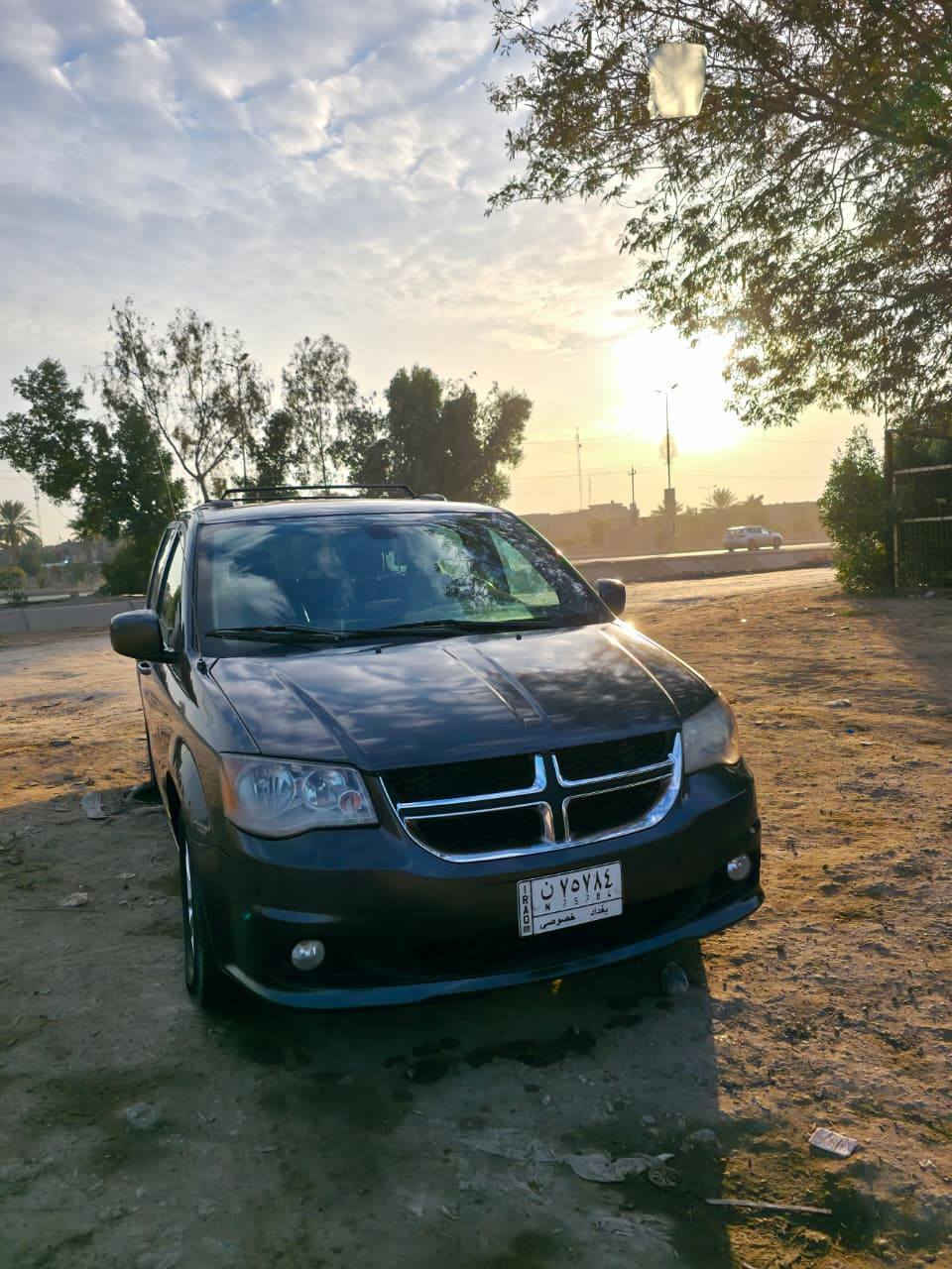 سلام عليكم للبيع فقط دوج كرفان حادث جاملغ وبنيد فقط بدون دواخل ٢٠١٩ رقم بغداد مشروع وطني جاهزه للخير بالعافيه عل يخذهاا السعر ١٨٠ وبيهاا مجال العنوان بابل الحصوه رقمي ***********
