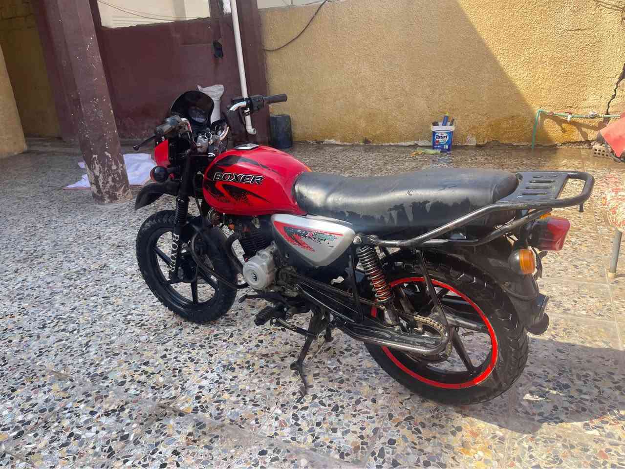 السلام عليكم بوكسر جبلي موديل 2021 للبيع كامله مكمله تجفيت جديد نقوصاتها كابريتر يرادله تنضيف اوراقها كامله بس نقص وصل مال دفع سعرها 950 وبيها مجاا بسيط للشراي مكاني المحموديه للاستفسار 
***********
او علخاص بغداد, العراق
