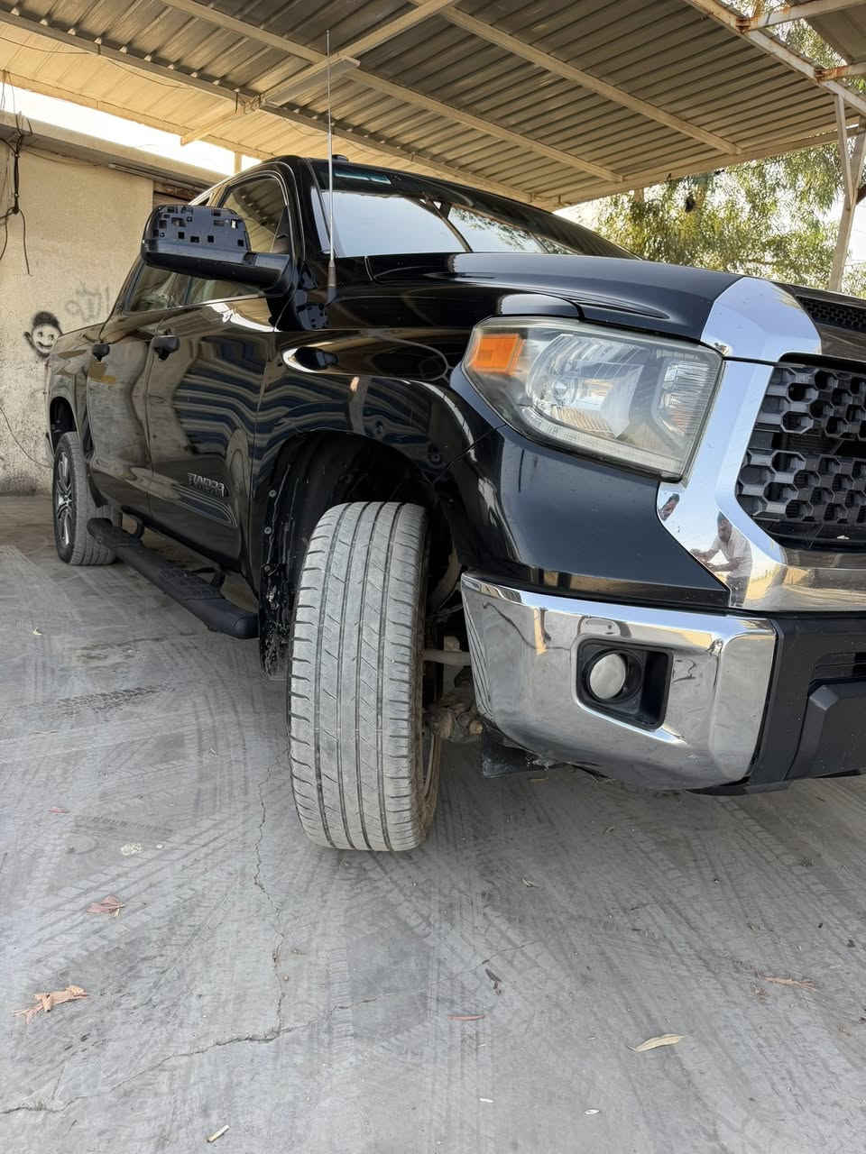 تاندرا🚙  ٢٠١٨ باب طويل لون اسود حادثهه باب خلفي (بدي) مأشر عليه  بيها بالصور اي شي غيرة بالسونار اني مسؤل بدون دواخل ليبل واحد السيارة كلها محرك كير  جدد سيارة ماشيه ١٣٢
سيارة سونارهه ضاع مني للامانه اي شي غير المذكور اني اتحمله ***********
السعر 250$وبيها مجال
