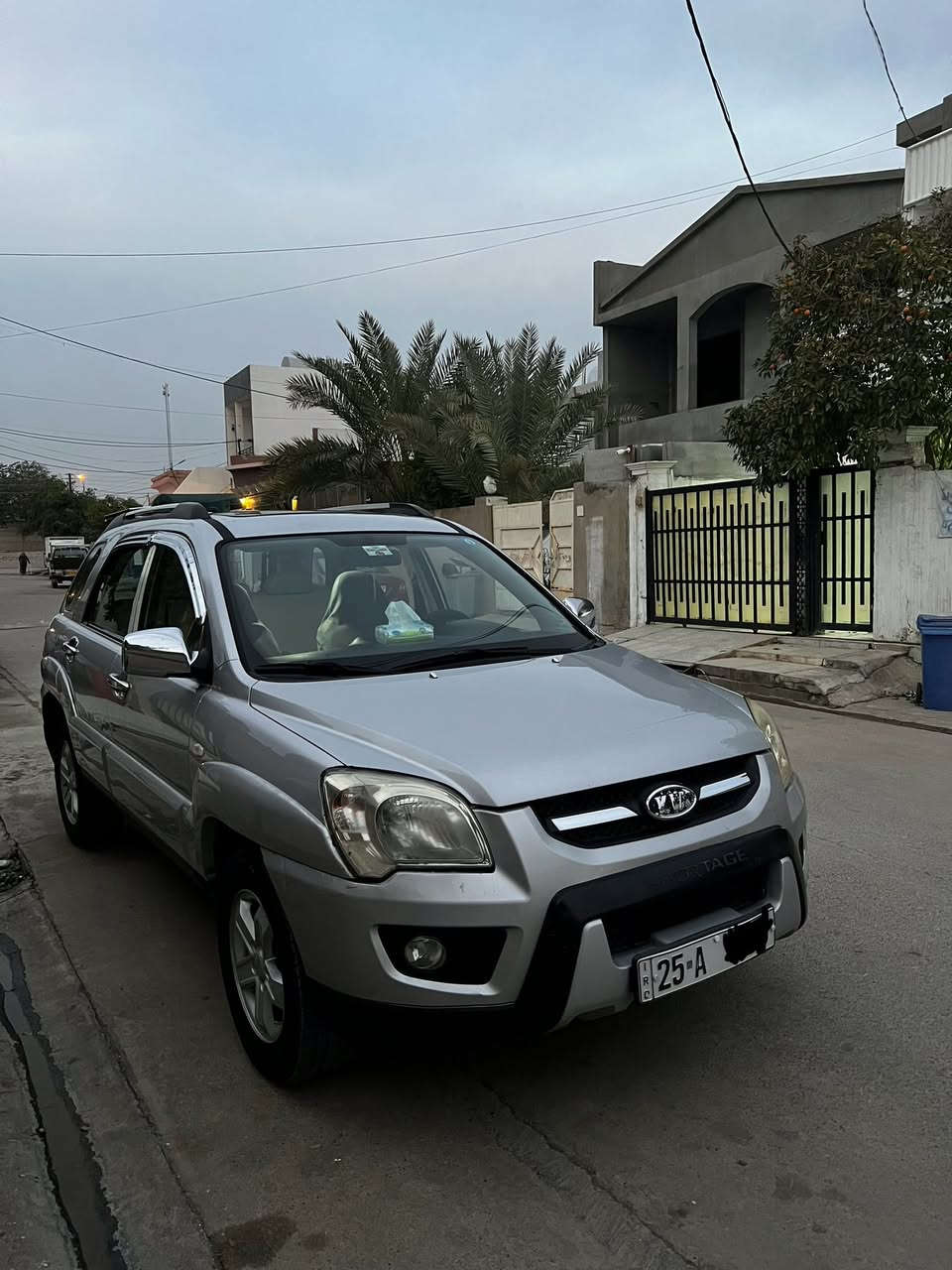 كيا سبورتاج 2009
ماشيه 200 الف سياره مال بيت جاهزه من كل النواحي بدون أي نقص بشرط انظف من الصور 

مكينه وكير وتبريد وكهربائيه بشرط 

سقف سلايت

شاشه ايبات 

كأمره خلفيه 

داخل اسود 

مكينه 2000

طخم تاير جديد 

سنويه لحد ٢٠٢٧

متوقر بطاقة بنزين

سعر  118$

  و بيها مجال
مكان كركوك

رقم:

Asia: 0770 233 38 22

Korek: 0750 868 79 50
