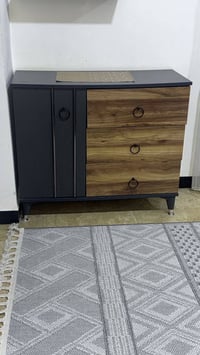 خزانة • مستعملة • حالة جيدة