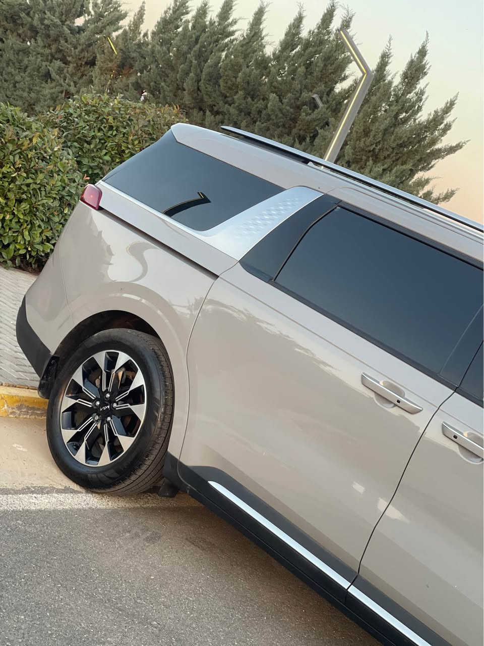كيا كرنڤال  موديل ٢٠٢٤ فول vip مواصفاتي فول ٦ بستون -٨ نه فه ري -تبريد مركزي كوشن جلد-كوشن خه زن -ميموري -راداري پيشو دواو لاكان -تبريد لمس -تحكوماتي تبريد له كوشنه كاني دواوه -كامل په رده ي بيلادشاشه و كاميرا-ئوتو ستوپ -درگا سحب -لايد ليد عده سه -٥ بصمه -٨ گير -ئاخر شكلي كيا -ته نها بونيت بوياخه بي ناوگرتن -كتابي جام ره شي بو كراوه 
ناونيشان -سليماني ژ.م ***********
نرخي ٢٧٥ ورقه كه ميك معامه له السليمانية, العراق
