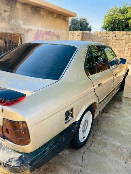 السلام عليكم عندي بي ام 525محرك مسكر مال صقر 28دبل فانوس شرط كير ومحرك رقم فحص صلاح الدين سعرها 20ورقه وبيها مجال ***********
