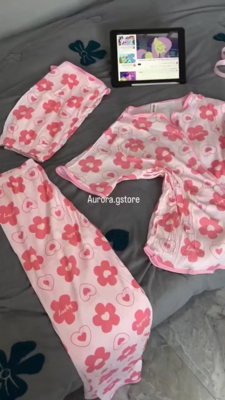 تراك كريشه 3قطع درجه أولى  قماش جدا ناعم نقشات مشكل فري سايز سعر الدرزن 70


**إذا كنت صاحب هذا الإعلان وتريد حذفه لأي سبب، رجاءا أرسل رسالة إلى الدعم الفني**