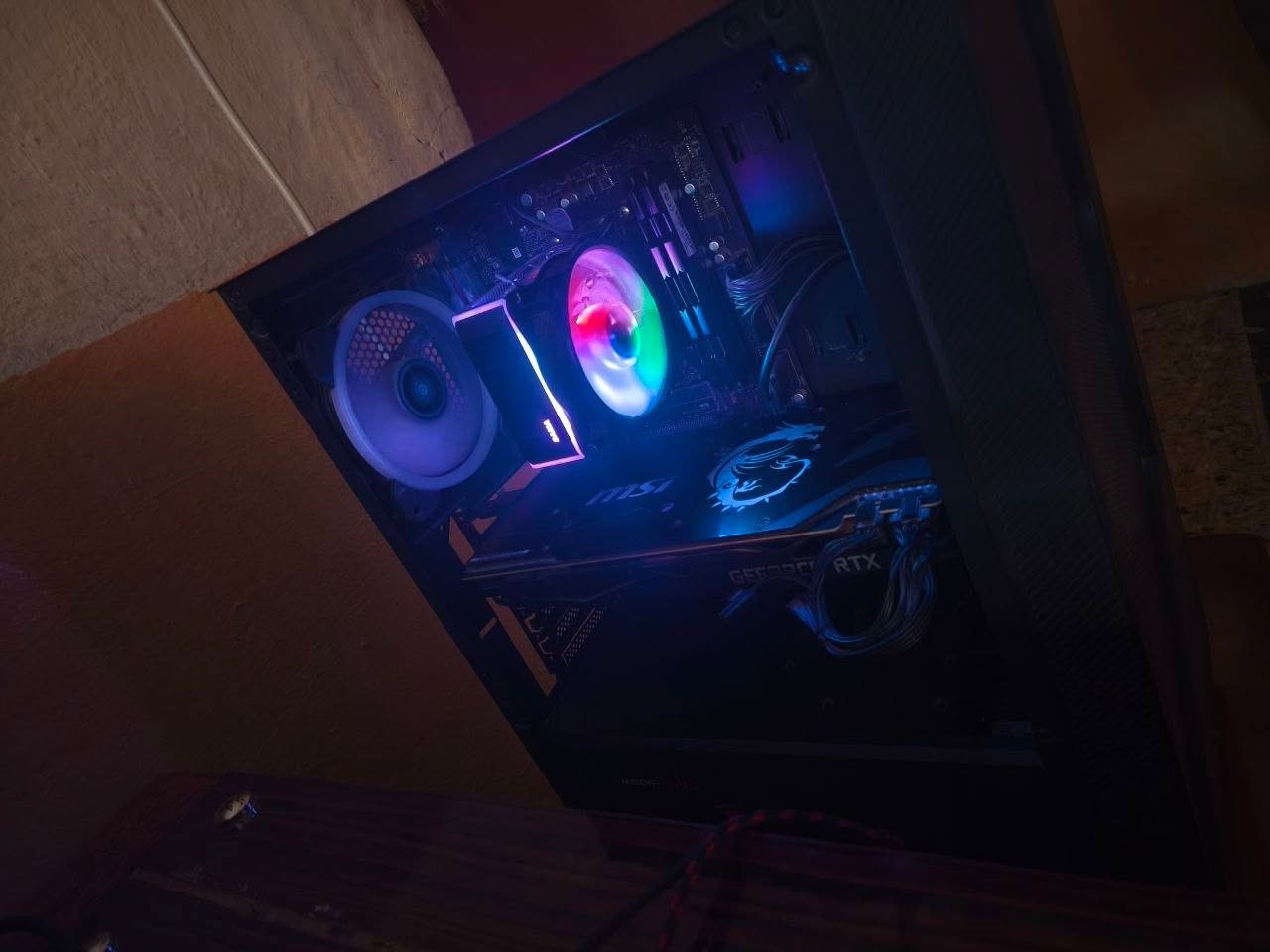 السلام عليكم اخوان

تجميعة وشاشة مستعملات للبيع سعر 900 قفل

الكرت msi rtx 2070

المعالج amd rayzen 5 5500

رامات ddr4 16gb 3200hz 2x8

تخزين:

1-bullet 2.5''ssd-512gb

2-xraydisk 240gb ssd

3-lexar ssd nm620 512gb

بورد msi b450m-a pro max II (ms-7c52)

باور سبلاي red dragon 600 watt 80 plus bronze

مبرد هوائي ممتاز من ساما

الكيس من فانتيك

الشاشة:

msi g244f e2

180hz

1080p

ips

1ms

مع هدية ماوس وكيبورد وكرسي وماوس باد وبوسة عالراس

ملاحضة⚠️:

الكيس بدون جامة

مكاني ديالى شهربان لايوجد توصيل

*********** الخاص مهمل
