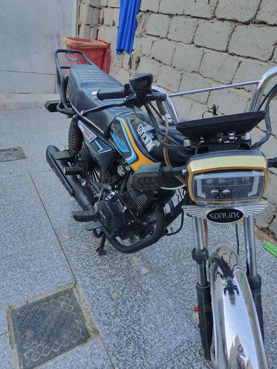 سيفان 25 مكينه 200 اوراق كامله للبيع بسعر مناسب مكاني بابل الحمزه الغربي واذا عدك مراوس عادي اتصل وتدلل
***********
***********
