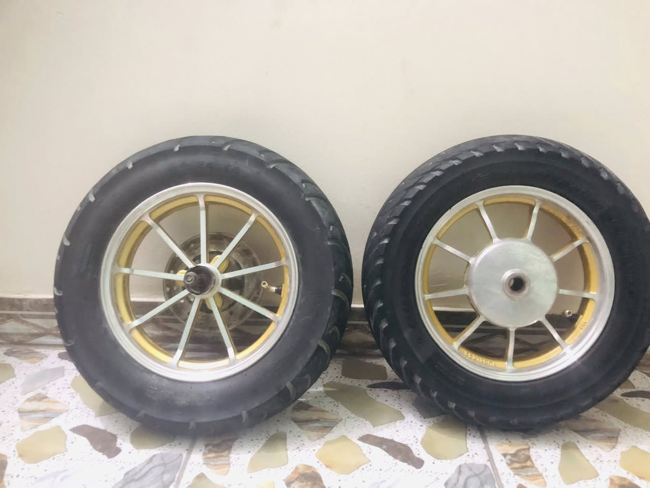 سلام عليكم للبيع وياله ماكس rbmثقيل جديد ما مشدود وتايرات جلاتين جدد مكاني بغداد لامين  سعر ٥٠وبي مجال قليل


**إذا كنت صاحب هذا الإعلان وتريد حذفه لأي سبب، رجاءا أرسل رسالة إلى الدعم الفني**