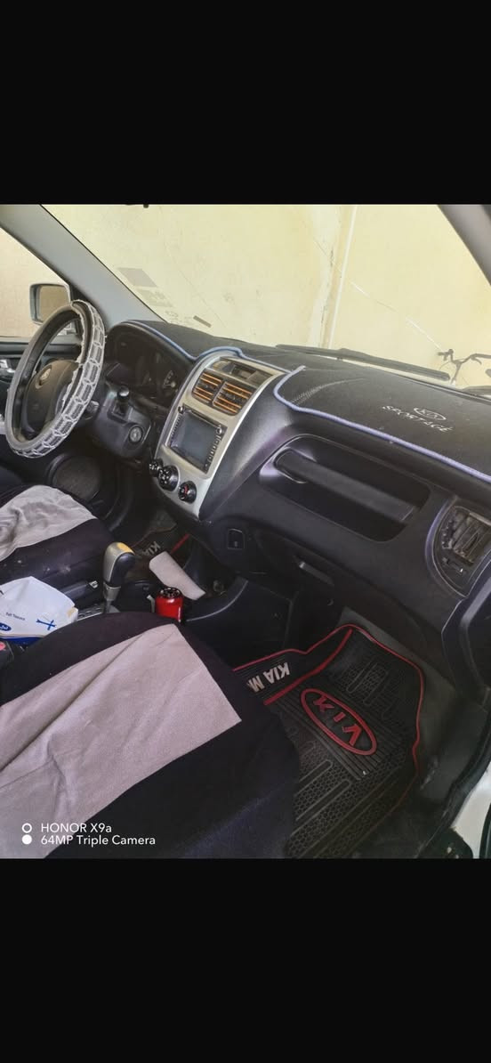 سياره سبورتج ٢٠٠٩ بسمي كير ومحرك جديد
تبريد شغال طخم تايرات جديد
حداداه جديده 
سياره حلوه وجاهزه 
100 
مكاني البصره 
***********
