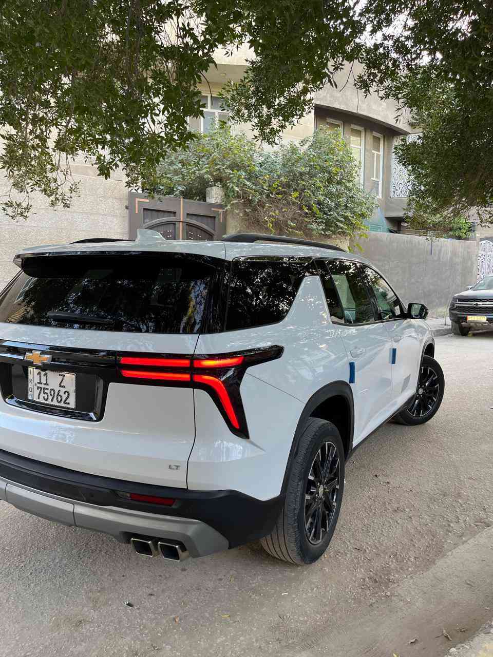 شوفرليت ترافرس ٢٠٢٤ lt مواصفات السيارة 
رادارات 
نقاط عمياء 
تدفئه كشنات 
شفتاتت ثبيت مسار 
كشن كهرباء جنطه كهرباء 
محرك ٢٥٠٠ تيربو 330 حصان اقوة من ال6 سلندر 
كشن السائق هزاز تنبيه 
اوتو ستوب 
هاند بريك بصمه 
السيارة بيهة هواي مواصفات 
الصبغ فقط بنيد نفسه مصبوغ وقطعتين تبديل نفس اللون جهة الحادث 
وصارت عندي طخه بباب السايق يم اليده حك شبر ونص نصبغت 
السيارة جاهزة ومابيهة اي نقص وكلش جديدة وتصليحهة مو تلزيك كله اصلي وبلادي 
السعر ٣٣٨ وبيهة مجال 
ذاكر التفاصيل الي تعجبه يجي يشوفهة وبي خير ويدلل ما ارجعه بس بالمعقول 
اسف عالاطاله رقمي (***********) 
الاسيا (***********) 
مكان السيارة بكربلاء ب اسمي تحويل مباشر كربلاء, العراق
