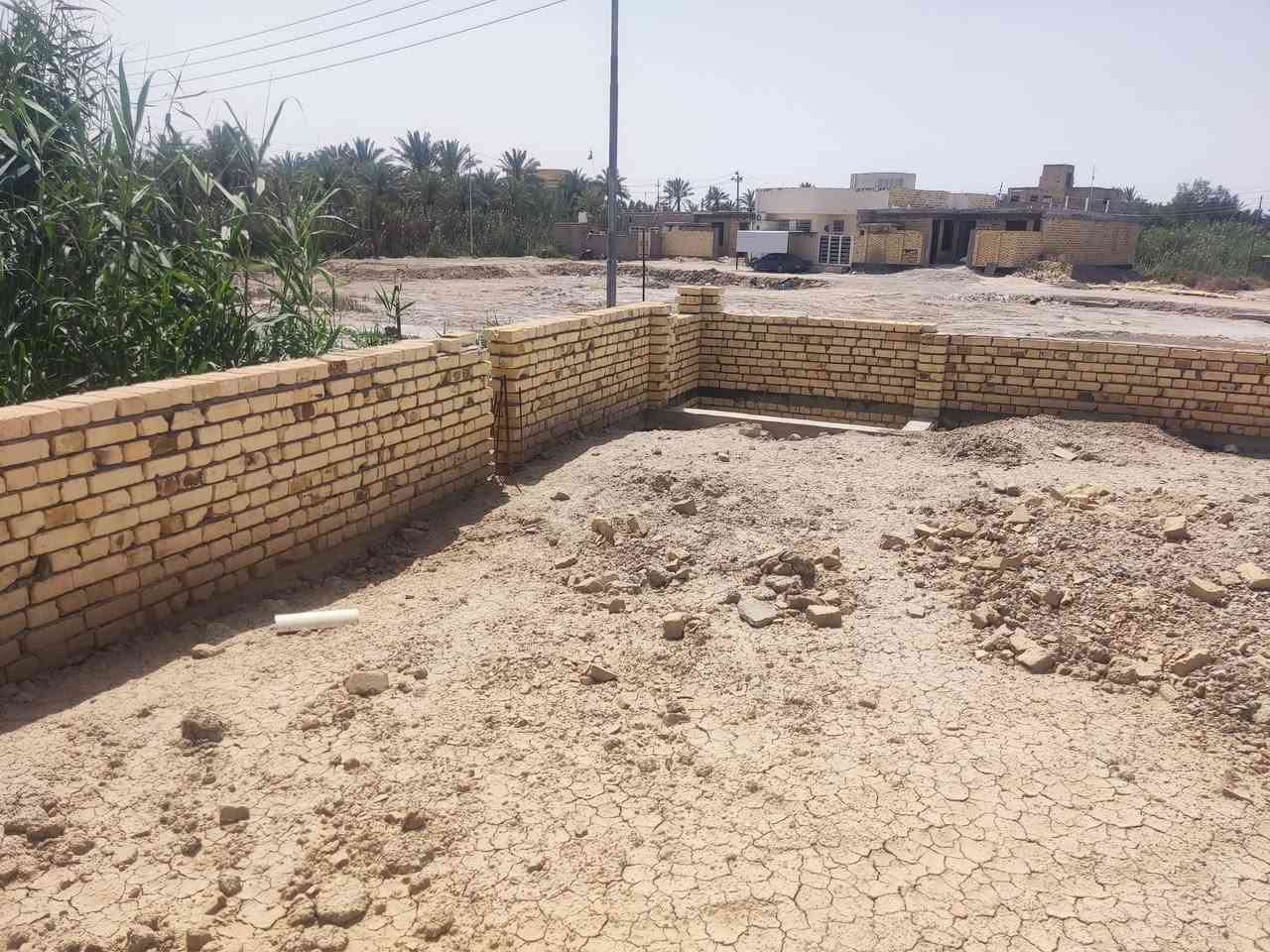 السلام عليكم
بتلو زراعي مساحة 165م
الجزيرة الاولى خلف الاسعاف الفوري
رباط 60×40 شيس ابو 16 درجة اولى
البتلو ملبوخ ومزفت ومدفون
ومبني فوق البتلو تقريبا دبلين طابوق
ماء وكهرباء اباب البيت
عالي عن الشارع
شارع 10 متر
بصف الركن
ثاني بيت عن  شارع 20 الرئيسي
يحتوي ع غرفة كبيرة+صالة +ديوانية+مطبخ حار وبارد+صحيات داخلية وخارجية+مخزن+مناور 2
وكما مبين بالخريطة والصور

السعر 38 وبي مجال بسيط
***********
