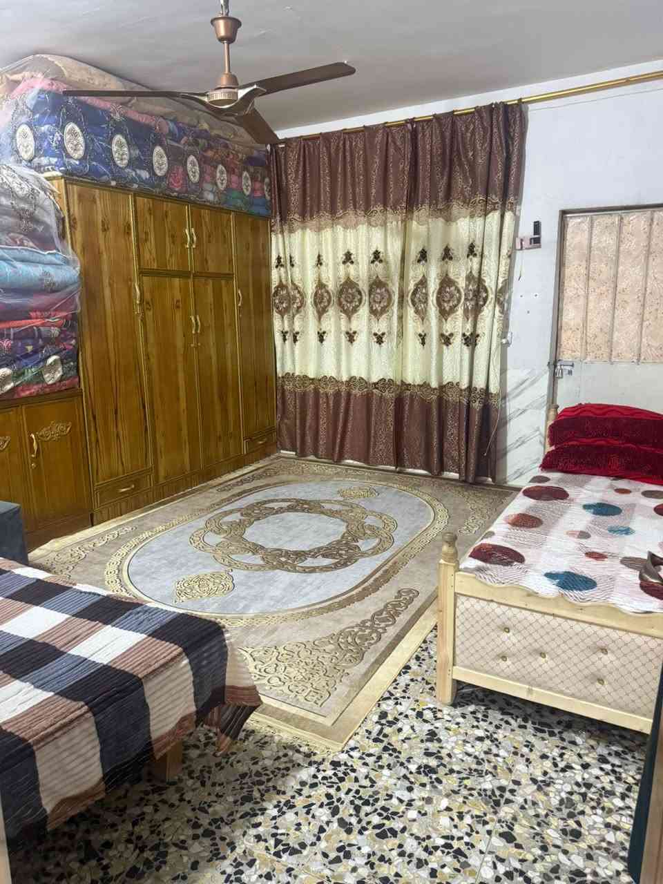 بيت طابو صرف للبيع مساحه150 م مربع في ببوشام بكميره قرب مستوصف ببوشام  كبال البيت كراج وحديقه وتشجير وملاعيب اطفال الستفسار اكثر تصل ***********
