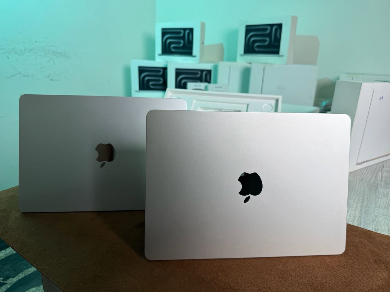J2 (M4) الاسم

معالج M4 الجديد مع 24GB RAM يعطيك أداء قوي جدًا لسنوات.

•⁠  ⁠MacBook Air 13-inch (2025)

•⁠  ⁠Apple M4

•⁠  ⁠RAM: 24GB

•⁠  ⁠SSD: 512GB

•⁠  ⁠البطارية: 100%

•⁠  ⁠عدد الدورات: 31 فقط

•⁠  ⁠الضمان حتى May 2 2026

•⁠  ⁠السعر: 1,800,000 دينار فقط

• كيبورد عربي - انكليزي

• المحتويات: كارتونة - شاحنة - كيبل

• متوفر ٢ قطعه لون رصاصي - ذهبي 

‎جهاز وكالة ماستر العراق.


**إذا كنت صاحب هذا الإعلان وتريد حذفه لأي سبب، رجاءا أرسل رسالة إلى الدعم الفني**