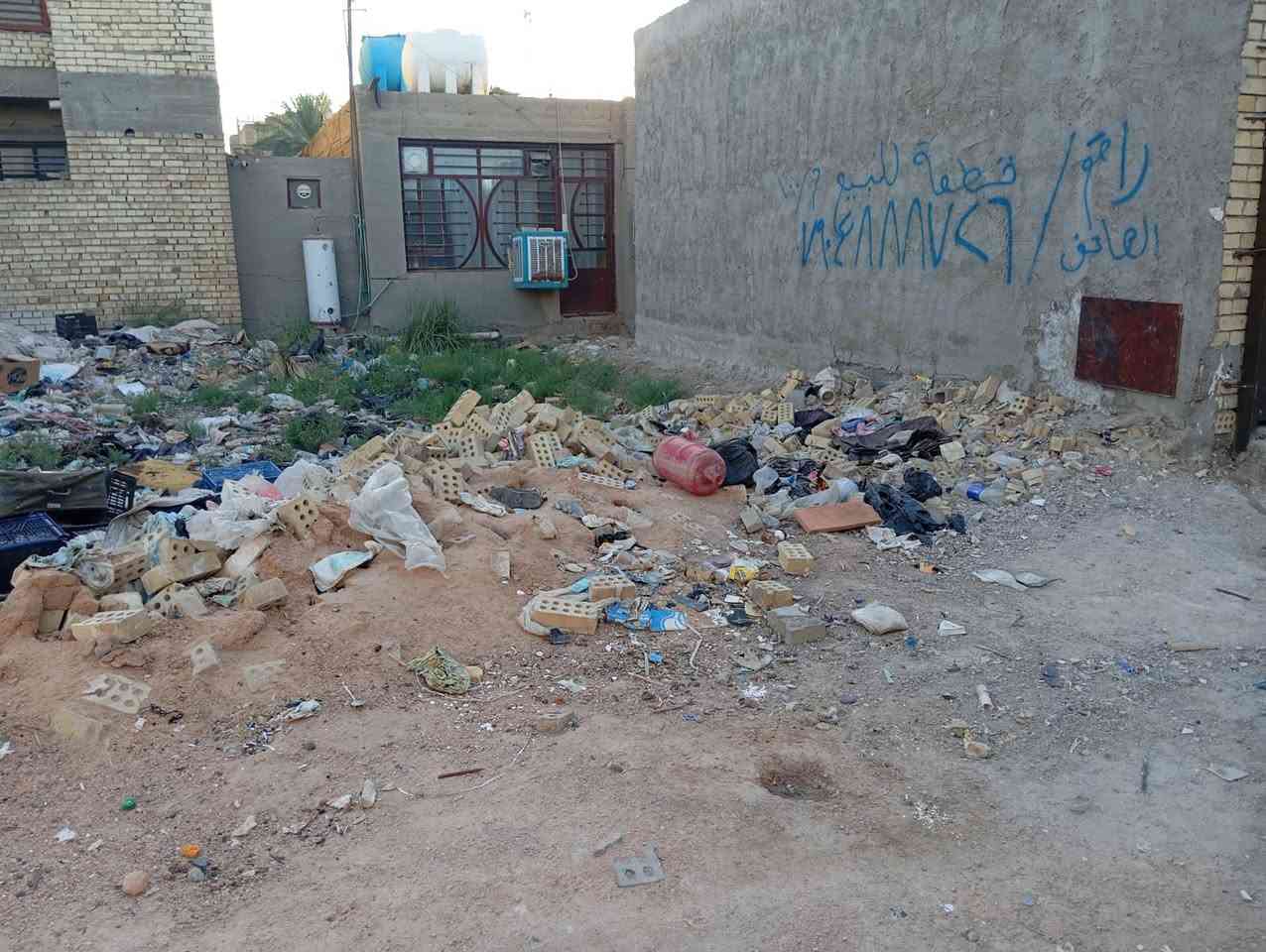 قطعه ارض للبيع في الدوانم 100 متر شارع ابو الاحرار راقم الهاتف ***********
