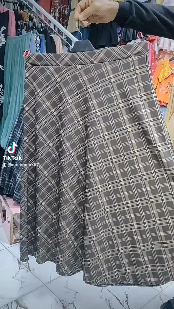 تنوره نص كلوش 🇹🇷💯🌟 
قياس 38-40-42-44-46
السعر 13الف
توجد خدمة توصيل 🚕


**إذا كنت صاحب هذا الإعلان وتريد حذفه لأي سبب، رجاءا أرسل رسالة إلى الدعم الفني**