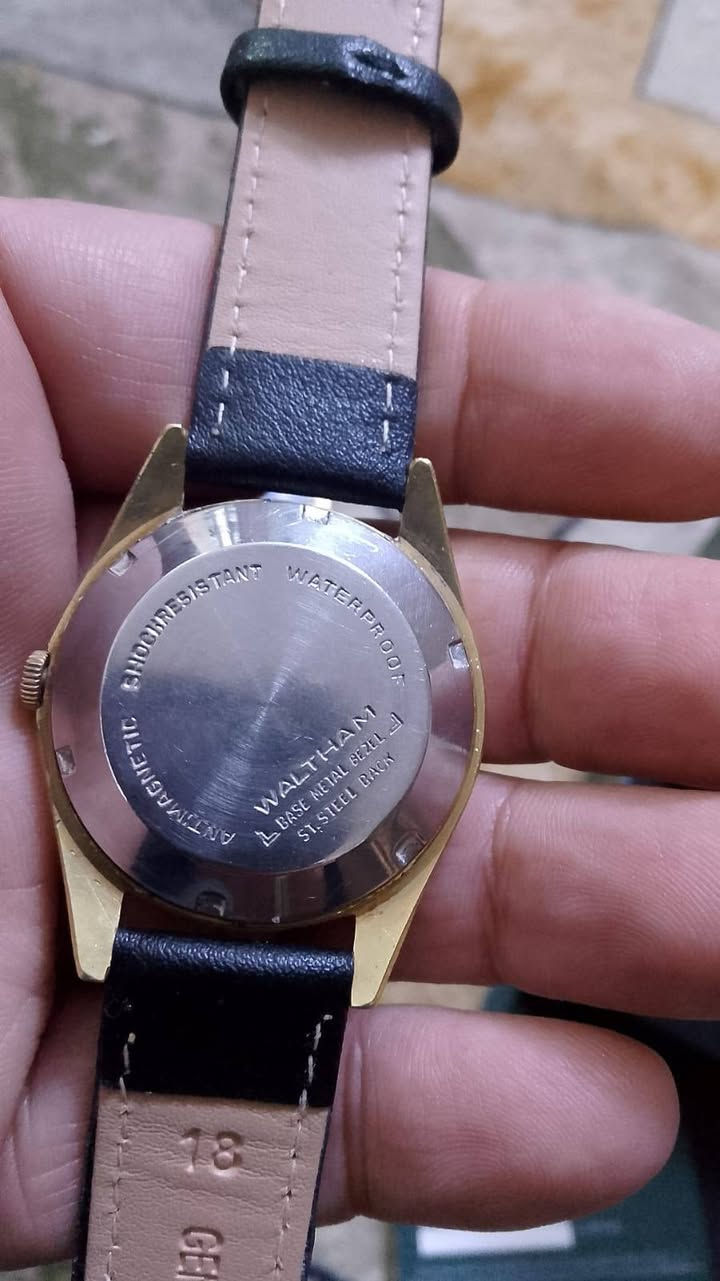 السلام عليكم..مجموعة ساعات اصلية كل ساعه وسعرها..واتس ***********
