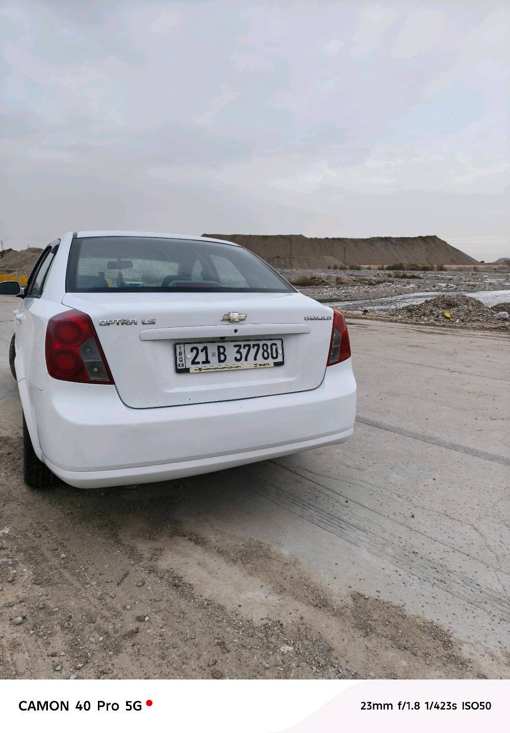 اوبترا  2011  رقم جدي لون ابيض رقم سليمانية باسمي سنوية  وهزة وبراد جديد  محرك وگير شرط
 تبريد وتدفئة
كير اوتوماتيكي
مكفولة من الضربة والصبغ بيهة بس بارد وشبر كارت بالسقف
شاشة ايباد تحكم استيرن جام كهربائي تحكم مرايات كهربائي سيارة نضيفة مال بيت ماشية 167 الف 