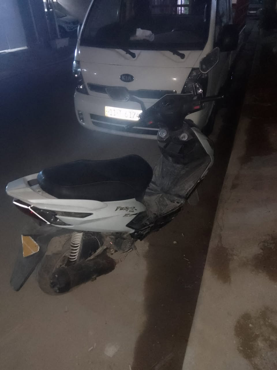 سلام عليكم دراجه جيتي ار الشكل القديم الدراجه نضيفه جدا وشوفه عينك كهربأيات كله شغاله اكفلك مكينه ناعمه لا تبخير ولا نقوص الدراجه يرادله كتف شحن سعره ٨تالاف يوكع من السعر أوراقها كامله وموجوده السعر ٣٥٠ وبيه مجال الاستفسار ***********موجود واتساب ورصيد
