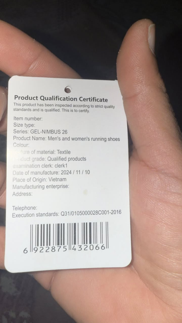 ASICS Gel-Nimbus 26
اصلي وكاله غير مستخدم. القياس 42 طول القدم 27 يلبس 42 ونص.


**إذا كنت صاحب هذا الإعلان وتريد حذفه لأي سبب، رجاءا أرسل رسالة إلى الدعم الفني**