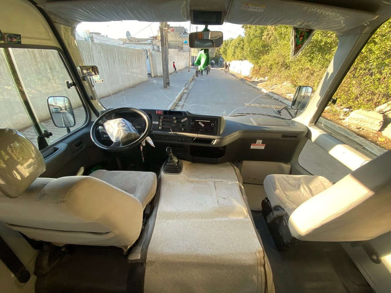 كوستر 2019 فول موصفات حاكيه سله داخليه درع امامي درع خلفي سيبايه درج سياره جاهزه تخم تاير كشنات ستاركس سياره كامله منضومه غاز تبريد محور رقم شمالي  تحويل مباشرر مصفره من كلشي *********** عنواني بغداد سعرهه 480 وبيهه مجال
