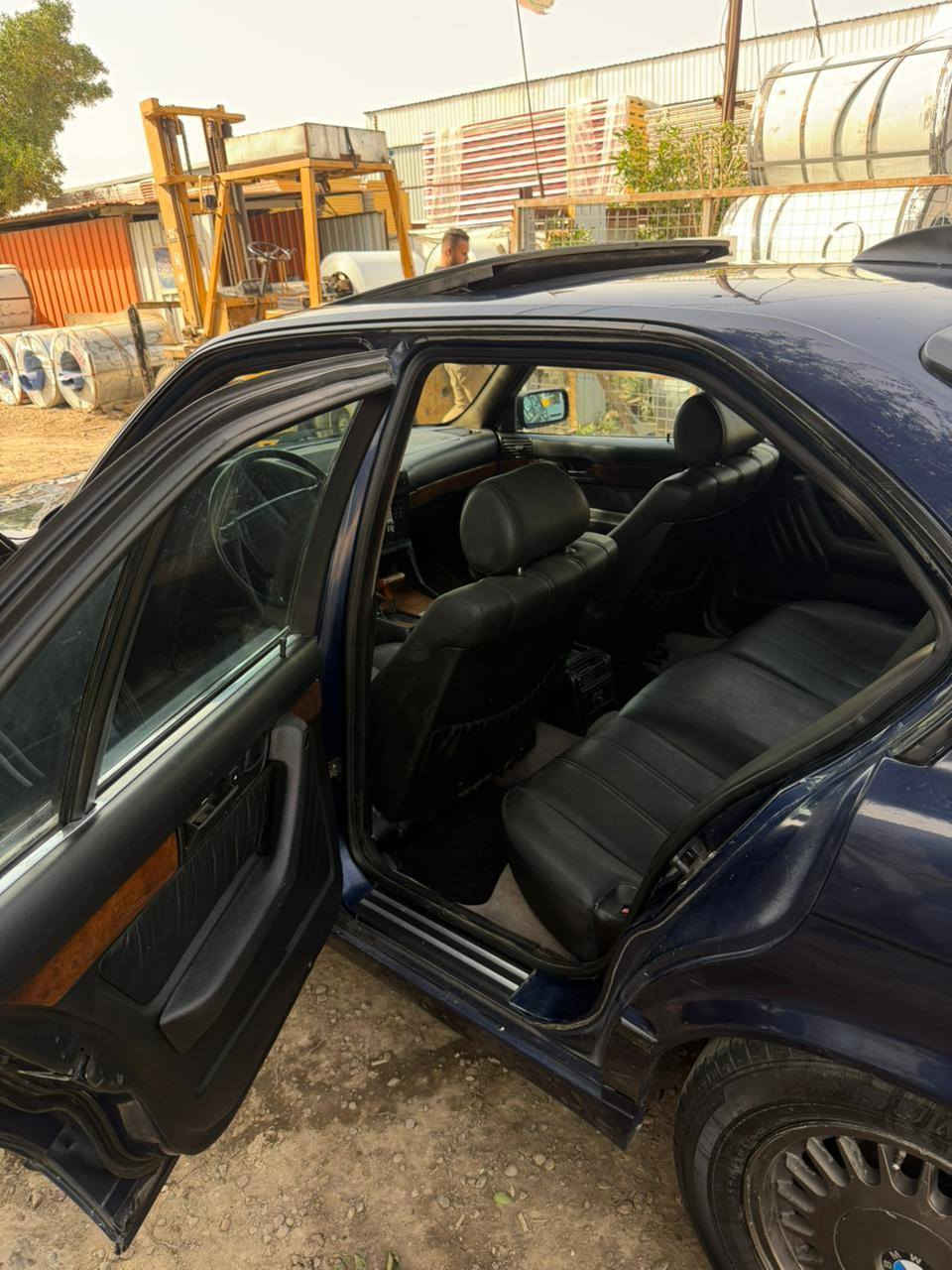 السلام عليكم
اللهم صل على محمد وآل محمد 
BMW 535
موديل 1991 وارد يابان ارقام انكليزي هزه جديده سنويه تصقط ب2029 بسمي السياره تبريد شغال بجم عريض سلايت داخل صاج جلد دبل ايرباك برده خلفيه جام كهرباء اوتو كير ومكينه بالجيس شلعه ومعدل مخيف كلش قويه السياره بيها منضومه زنون+بجم دخاني ابو الصليب كهربائيات كلها شغاله ماكو دكمه عاطله والسياره نضافتها تحكم كدامكم
مكاني شارع فلسطين رقمي ***********
السعر ٦٧ ورقه وبيها مجال قليل
