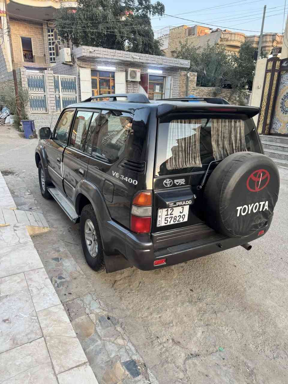 السلام عليكم للجنايه فقط
تويوتا برادو موديل 1998 كفاله عامه ضربه وصبغ وتبديل 6 سلندر 3400 السياره كلها علا وضعها البلادي تبريد 3 قطع 7 راكب غرفه جديده كهربائيات كلها شغاله لوكير شغال تبريد وتدفئه شغاله شاشه وكامره شغالات مابيها شي مايتشغل السياره كلها ع بلاد ومابيها نقص برغي مشروع وطني رقم نينوى بأسمنه  السياره احلى من الصور السعر 118 وبيها مجال مكاني ميسان العماره للاستفسار اكثر 
***********
