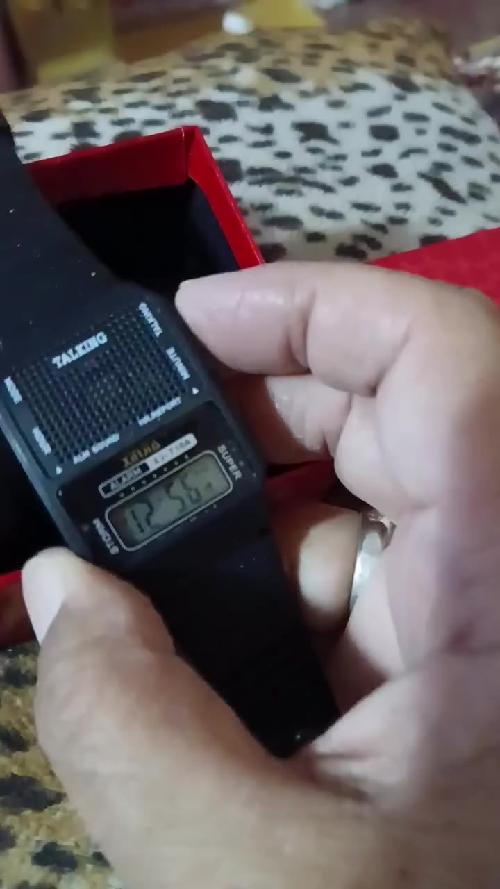 ساعه بهذا الشكل ناطقه الوقت منبه اذان باله امزون سعره ٢٥ الف مع توصيل متواجد على خاص


**إذا كنت صاحب هذا الإعلان وتريد حذفه لأي سبب، رجاءا أرسل رسالة إلى الدعم الفني**