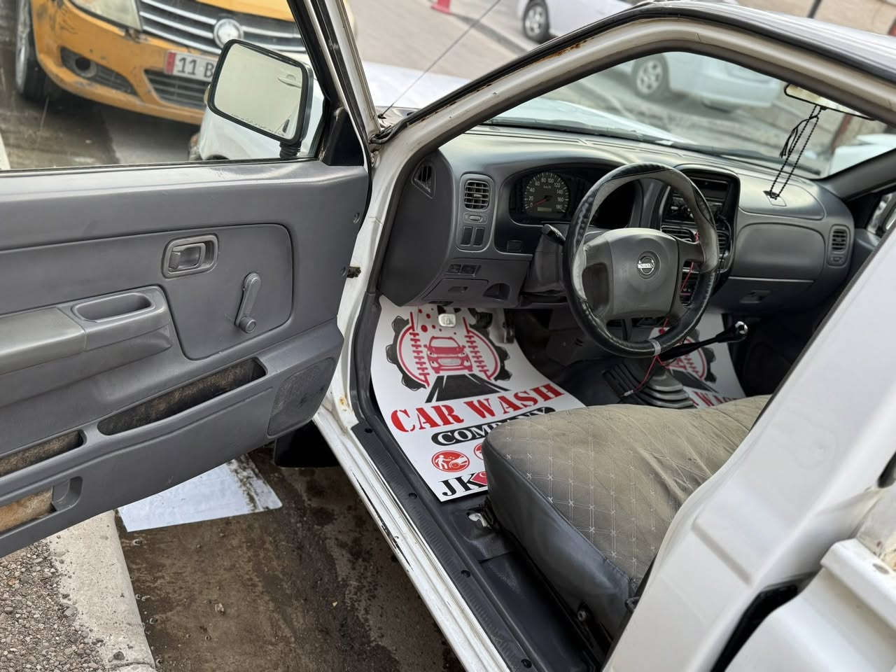 نيسان  ٢٠٠٢ 
تدفئه تبريد 
جاهزه من الهزه ورقم انكليزي 
سنويه لل ٢٩ 
مكان السياره بغداد 
كابريتر 
ترايك وين متريد 
السعر ٨٣$ 
***********
