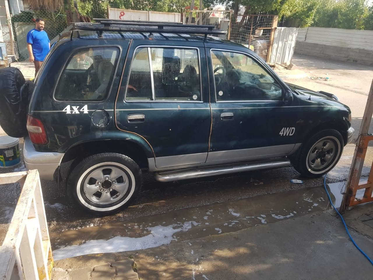 كيه سبورتج 93 رقم انكليزي مكينه بيه خيط كير عادي تخم تاير دواخل حلوه ونظيفه تبريد شغال سياره حلوه السعر 32 وبيه مجال ***********
