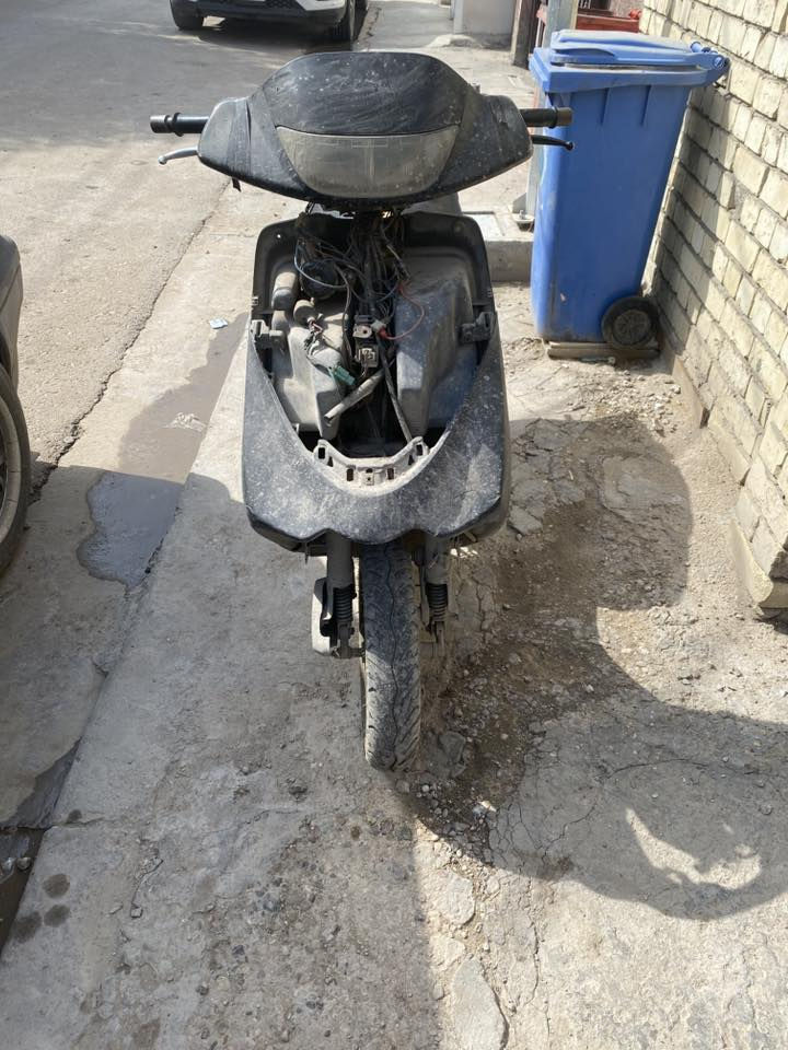 السلام عليكم فراشه كفرات كامله محرك مجفت الدراجه تشتغل بس ابيع كوم حديد السعر 100 مكاني بغداد الشعب ***********
