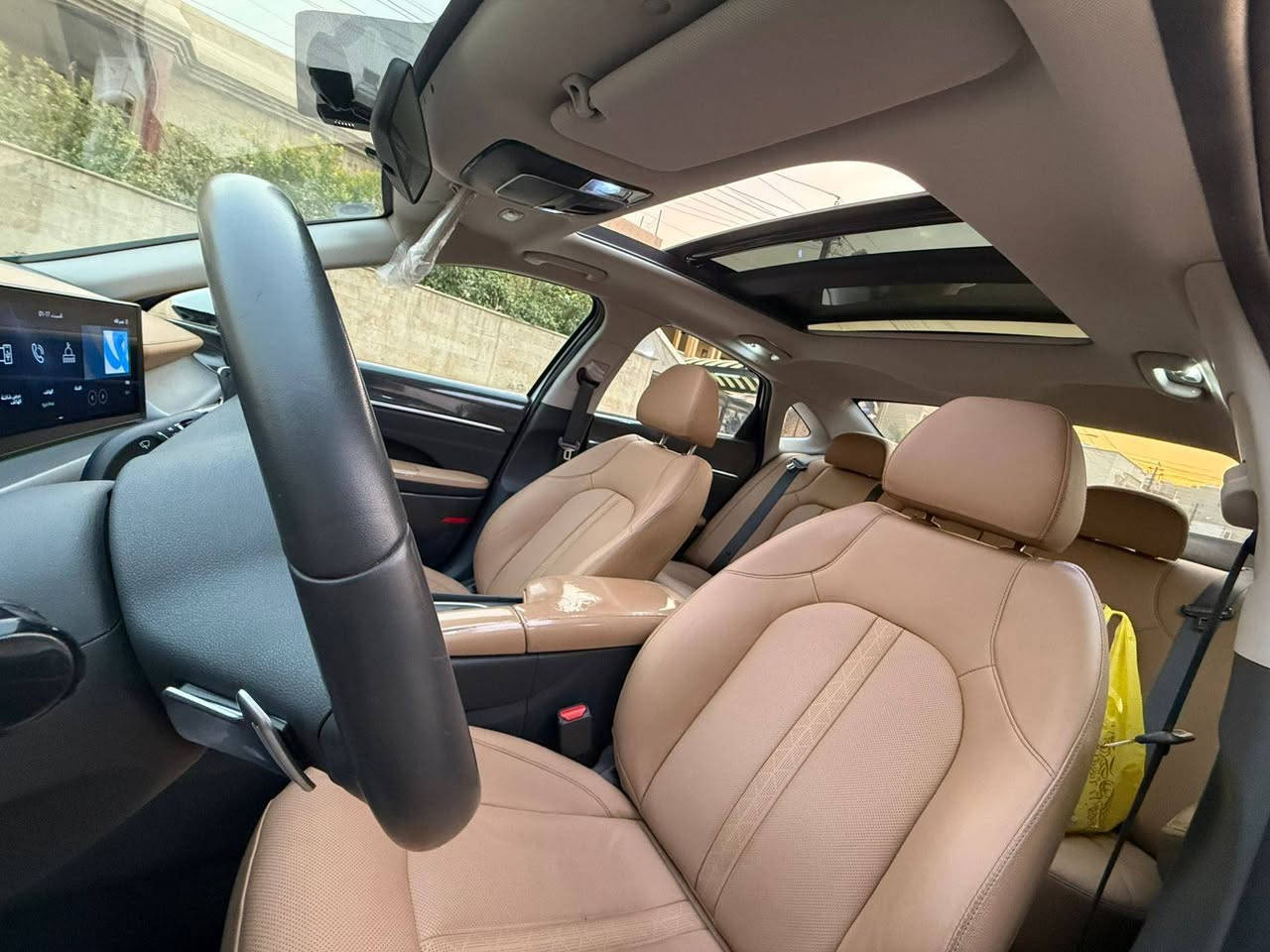 السلام عليكم
سوناتا ٢٠٢٤ 
خليجي ابيض صدفي 
بصمة 🫆 
تشغيل عن بعد
3 وضعيات قيادة
قيادة ذاتية 
عداد ديجيتال
محرك٢٤٠٠ 
٤ سلندر 
بانوراما
لايت LED
حساسات امامي خلفي 
ماشية ٢٥ الف كم
السعر 25000 وبيهة مجال
ه‍ ***********
