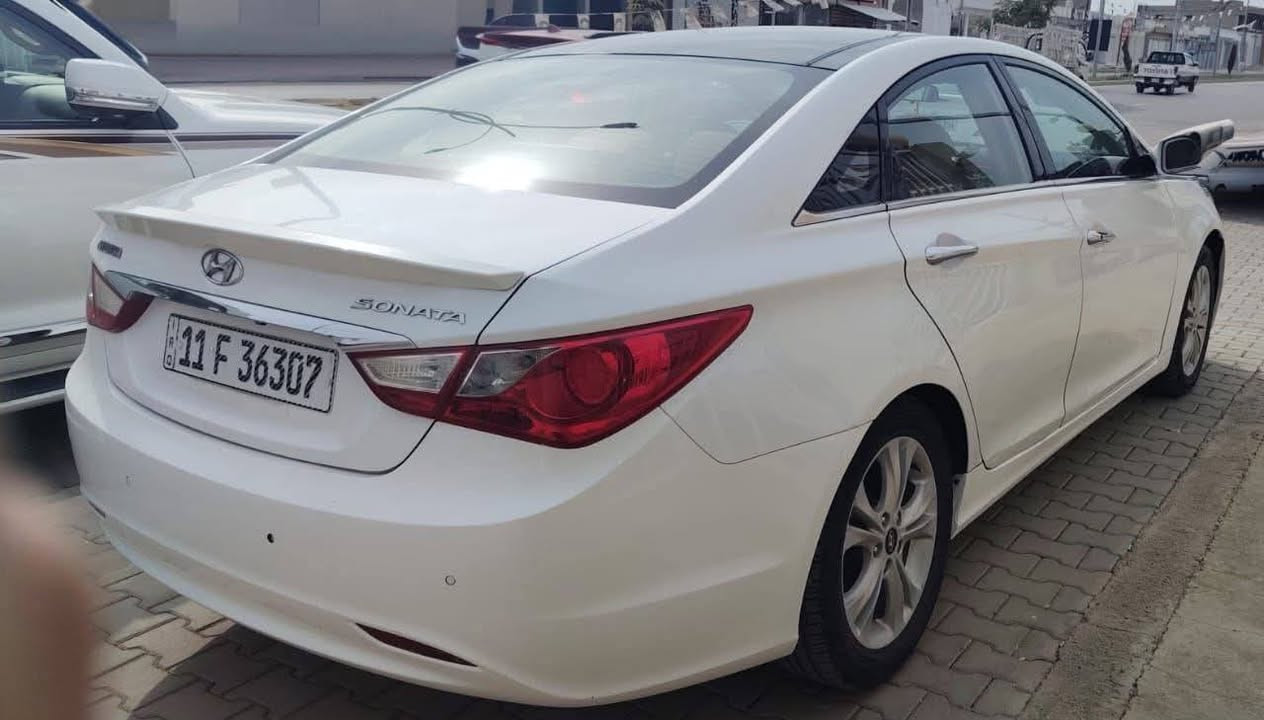 سوناتا مضلع 2011 خليجي 
محرك 2400 دوش 
بانوراما قطعتين
بصمه تشغيل مري شفط 
حساسات خلفية كشنات كهرباء
تبريد ❄️ 
تدفئه ☄️
تخم تاير 
سياره بيها قطعه وحده جاملغ بدون داخل
رقم انكليزي بغداد
سنوية 2030
سعر 115 بيها مجال
مكاني بابل 
***********
