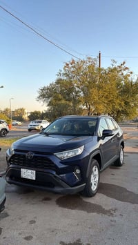 راف 4 XLE  بانزين فول مواصفات 2019 لون نيلي حادث السياره بس دعاميه تعت...