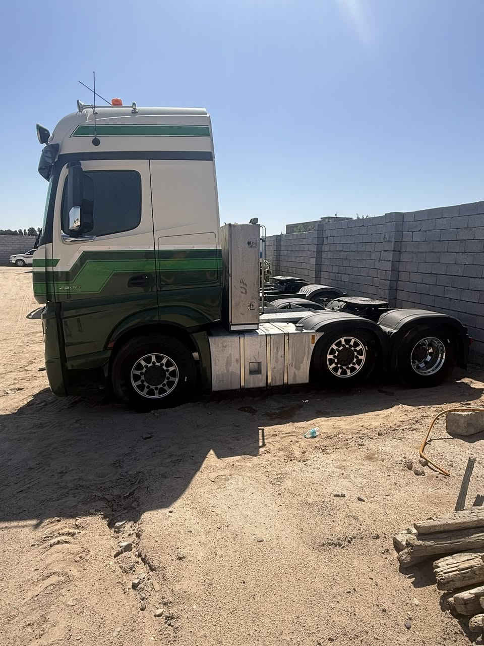 اكتروز وحش 2015 حجم 48 أربيل مربوط لودر بسمي مداور ثاني يوم راس وعربانه الراس طخم تاير والعربانه 5 دناكير طخم تاير كله والعربانه تركي 3 علاك رمبات هيدروليك ركبه حماله ابيع كامل او بس الراس العنوان البصره الزبير الاستفسار /***********
