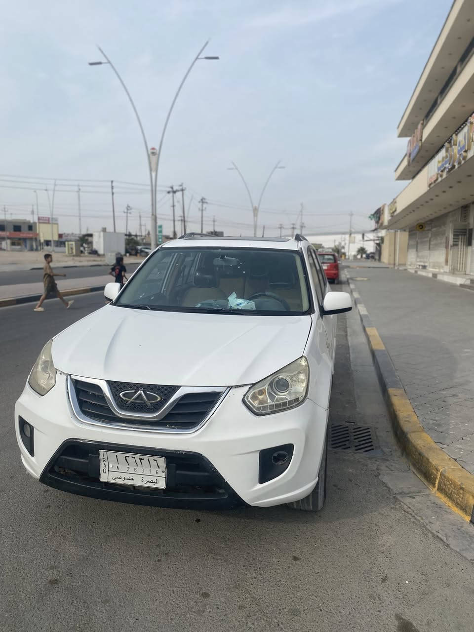 تيكو 2013 رقم بصرة بأسمي
مكينة جديدة قبل شهرين شديتيها خير من الله حدادة 75‎%‎ 
السيارة مصبوغة عام بيها بارد بالجاملق الامامي والباب خلف السائق مبدل سيارة جازة من كهربائيات وتبريد لايت زنون سستم صوت وشاشة 
عنواني البصرة الزبير الشراي يتصل 
***********
