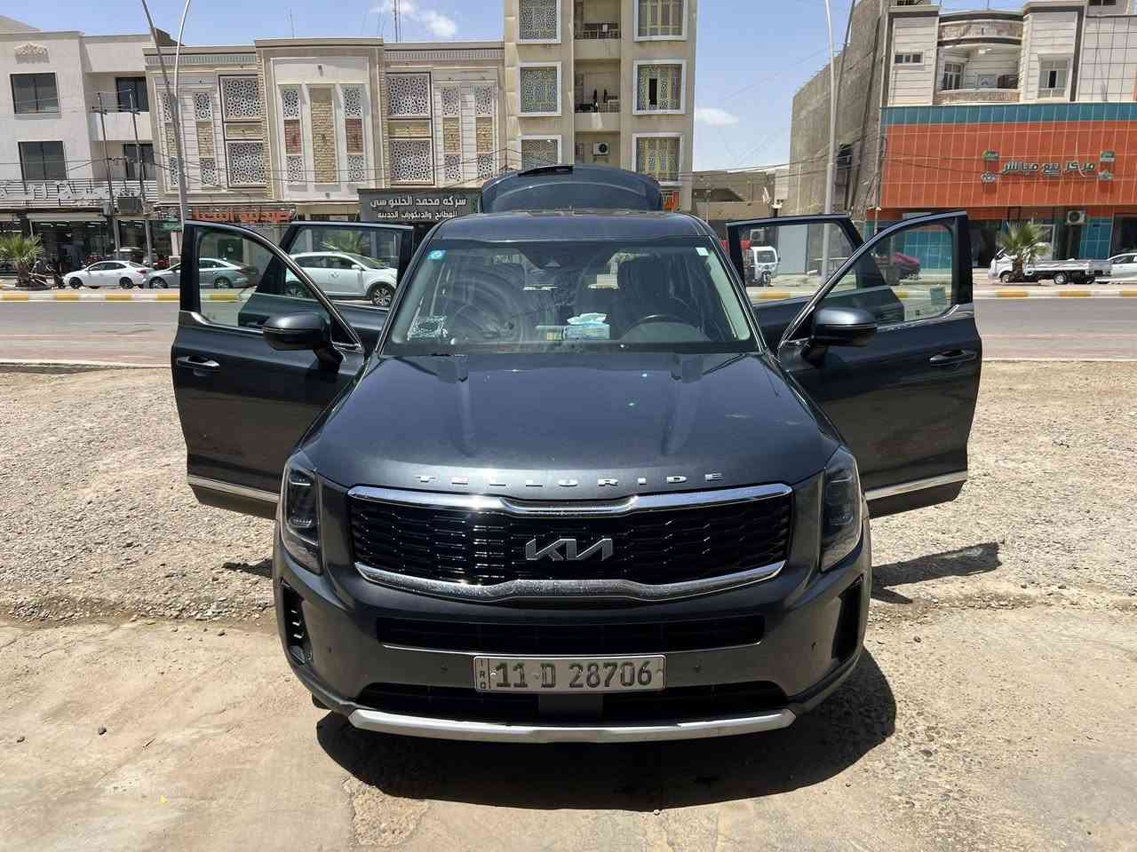السلام عليكم كيا توليرايد للبيع موديل 22 ماشيه 56000 ميل قابل للزياده مواصفات LX  امريكيه الون رمادي رقم بغداد السعر 26500 دولار بيها مجال حك الجيه رقم الهاتف ***********
