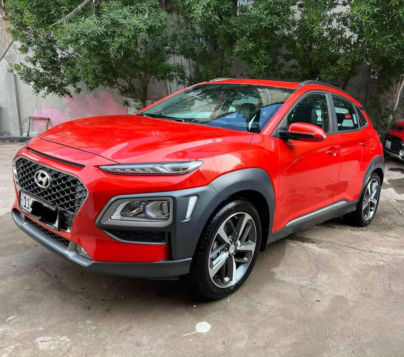 هونداي كونا خليجي وكالة الاولى موتورز 2020 فووول مواصفات 1/1 لون مميز للبيع فقط
رقم بغداد الجديد باسمي ( هزة + سنوية جديدة )
فتحة سقف
بصمة تشغيل وابواب
كشنات جلد + كشن كهرباء
داتا شو بالدشبول
تبريد شاشة بيانو
لد امامي نهاري + لايت عدسة
محرك 2000 دوش المرغوب
كير AT المرغوب
تحكم ستيرن كامل جهتين
نظام نزول منحدرات + ABS
فول سستم ايرباك ( 10 )
شاشة ابل كاربلي واندرويد اوتو مع كاميرا دوارة
حساس امامي خلفي + نقط عمياء
مرايات جانبية كهرباء ( شفط ) + اشارة بالمراية
رادار امامي خلفي جانبي مع توقف تلقائي 
شاحن وايرليس
درايف مود
ماشية 57 KM
السبير والعدة مالتها مانازلات من الشركة
كتلوكاتها موجودة كاملة + بصمة عدد 2
السيارة بلادية ونظيفة جدا وصيانتها كلها بالوكالة منذ استلامها من الوكالة لحد الان وبيها ادامة كاملة بدون اي نقص والفواتير موجودة
السعر 162 ورقة وبي مجال 
المكان بغداد المنصور  ***********
