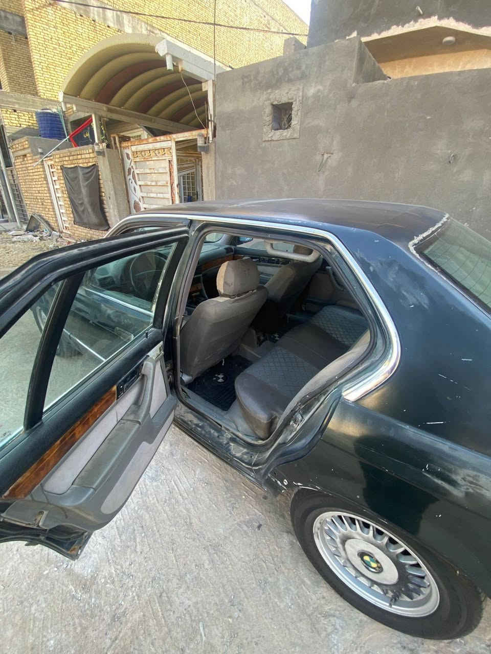 سلام عليكم بي ام للبيع مديل 1993 رقم بغداد بسمي شخصياً سنويه31 مكينه وكيرVVTديلكو  مكفولات تخم تاير جديد كهربائيات شغاله مكفوله من حادث ول كلبه فقط جارده السعر 32 مكاني ناصريه اللاستفسار ***********
