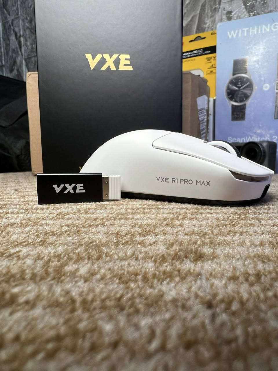 ماوس VXE Dragonfly R1 Pro Max هو ماوس ألعاب لاسلكي اقتصادي عالي الأداء، يتميز بمستشعر PAW3395 الرائد (26000 DPI)، وشريحة Nordic 52840، ووزن خفيف جدًا (حوالي 51-54 جرام). يدعم معدل تحديث يصل إلى 4KHz (مع دونجل إضافي)، وبطارية تدوم طويلاً تصل إلى 150 ساعة، مما يجعله خياراً ممتازاً للألعاب التنافسية. جديد ممستخدم السعر 55 الف


**إذا كنت صاحب هذا الإعلان وتريد حذفه لأي سبب، رجاءا أرسل رسالة إلى الدعم الفني**