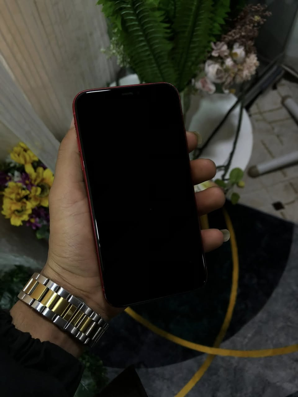 ايفون 11 كامرتين لون الاحمر المميز كلش حلو ومرتب 128 كيكه بطارية البلاديه 83 فقط مرفوع بطارية الى 99 ولباقي كله بلادي شاشه بلادي وفيس ايدي شغال وشرط للبيع سعر 225 الف شراي هاذه رقمي *********** والخاص مفتوح ♥️
