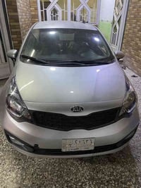 سيارة كيا ريو موديل 13مكينة 1600 بيها بخار قليل بيها صبغ جاملغ وبنيد م...